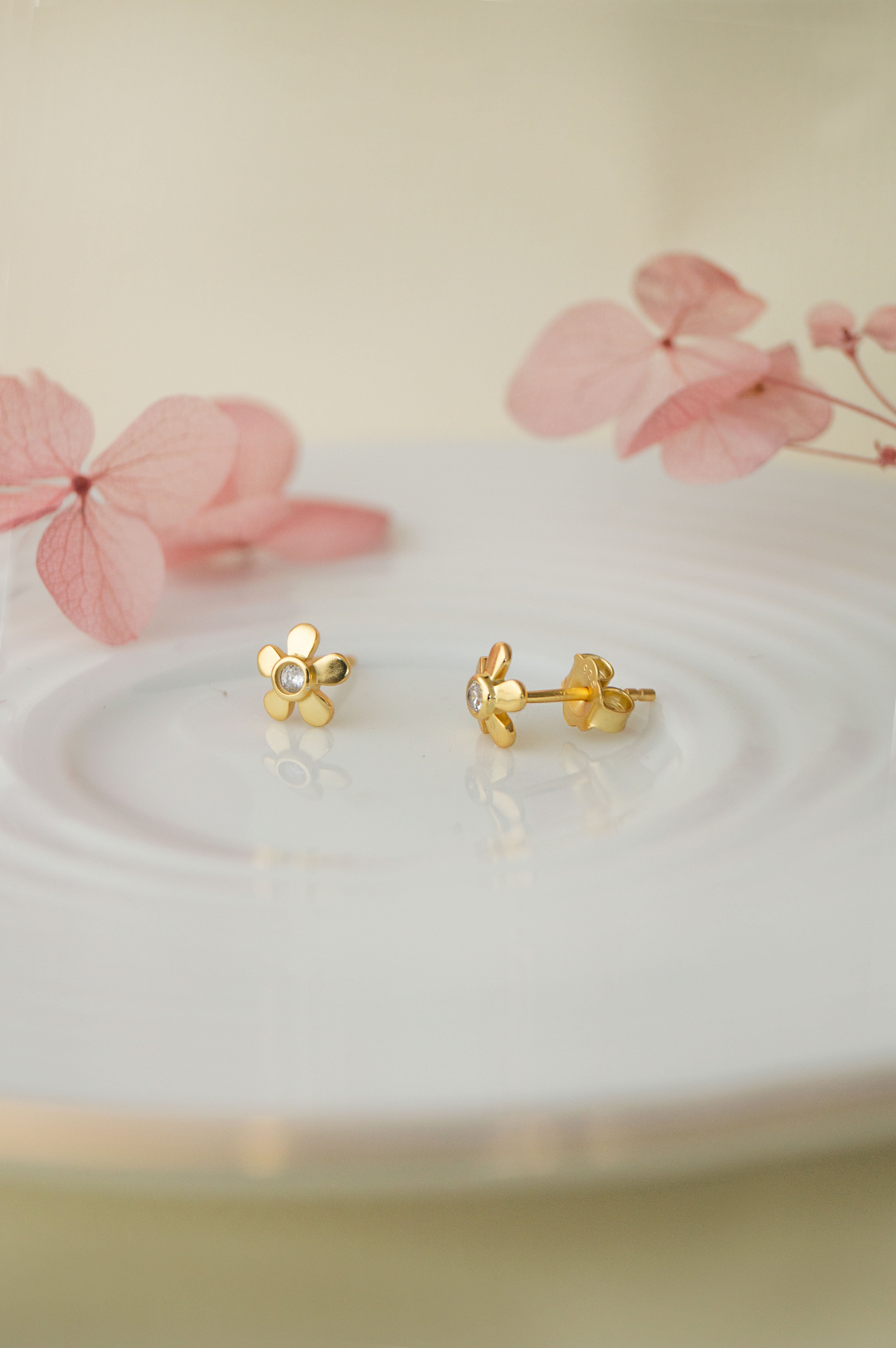 Buy Cute Gold Circle Hoop Earrings Light Weight Plain Screw Bali Earrings  for Girls
